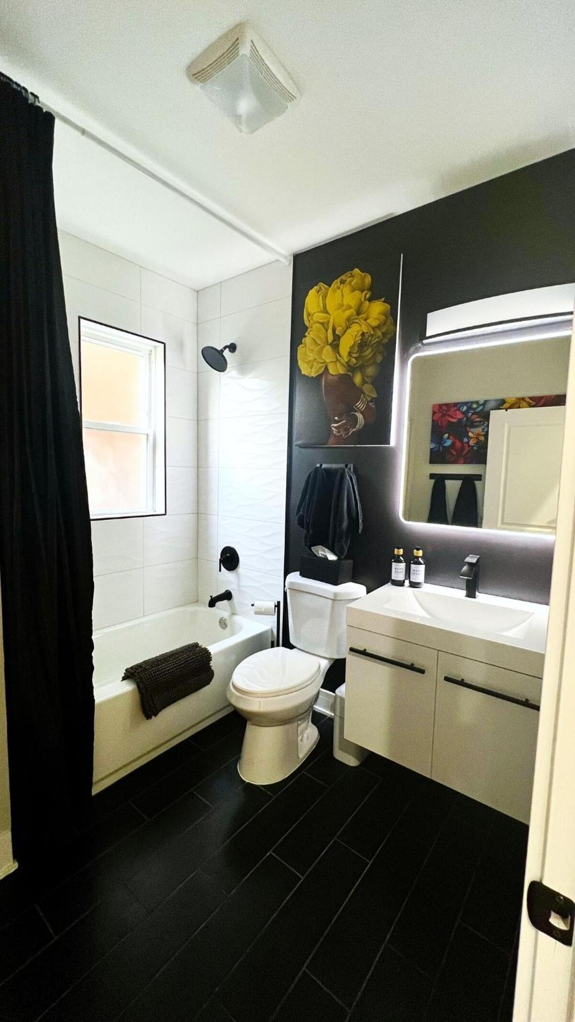 Apartment La Casa Negra A Beautiful 3bed 2bath *