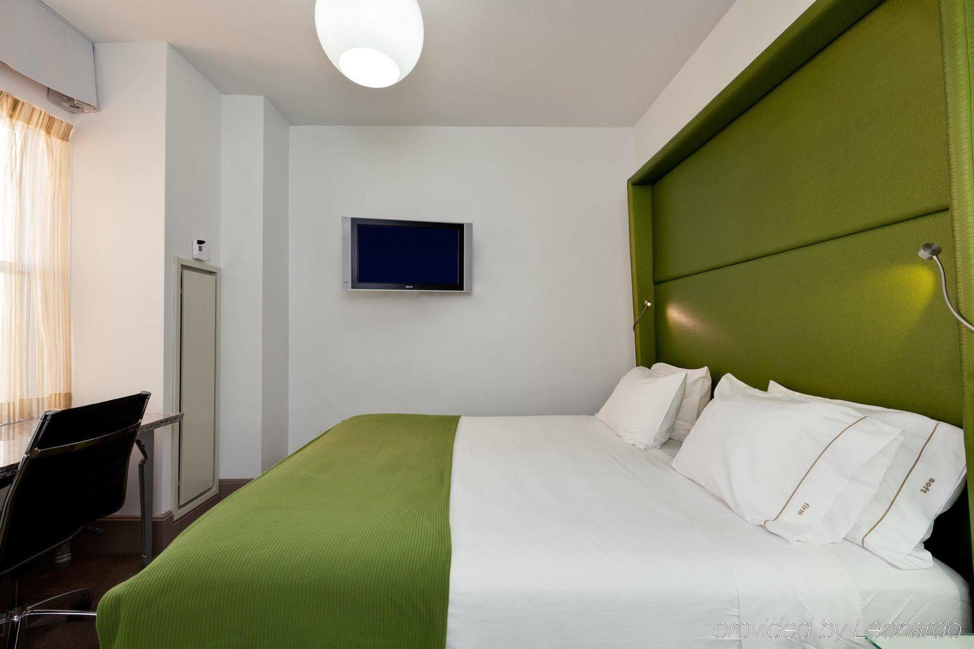 Express - Magnificent Mile By Ihg Hotel Chicago