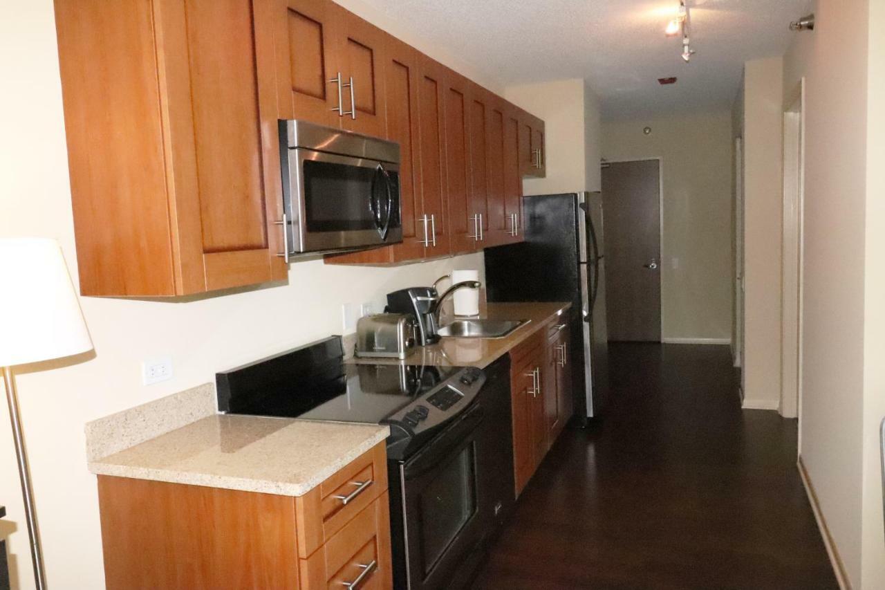 Ich Suites Apartment Chicago
