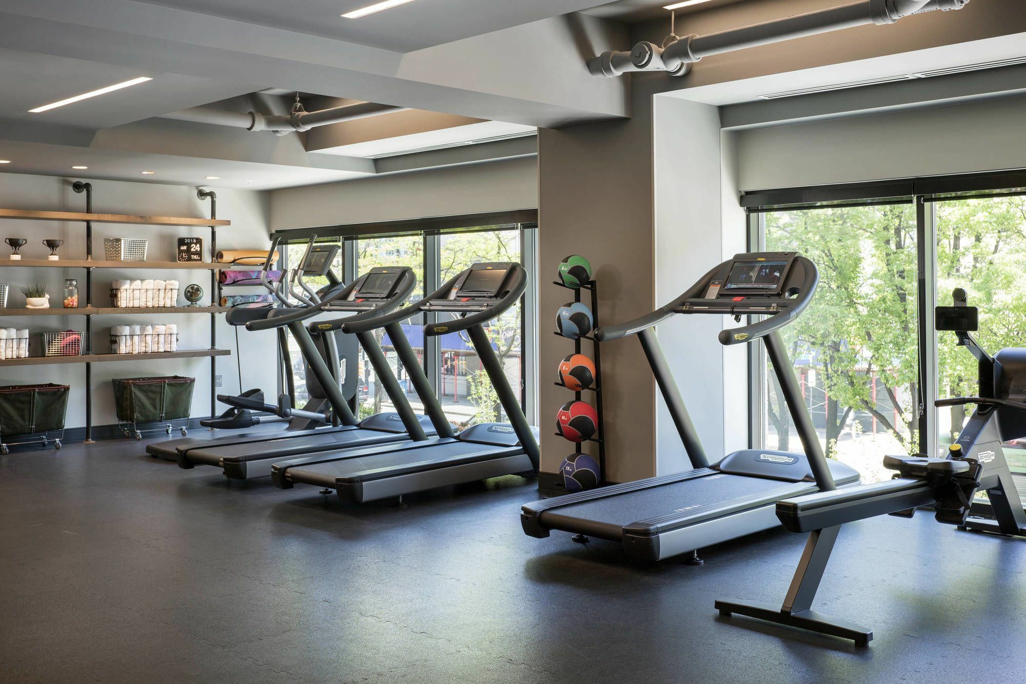 Moxy Downtown 3*