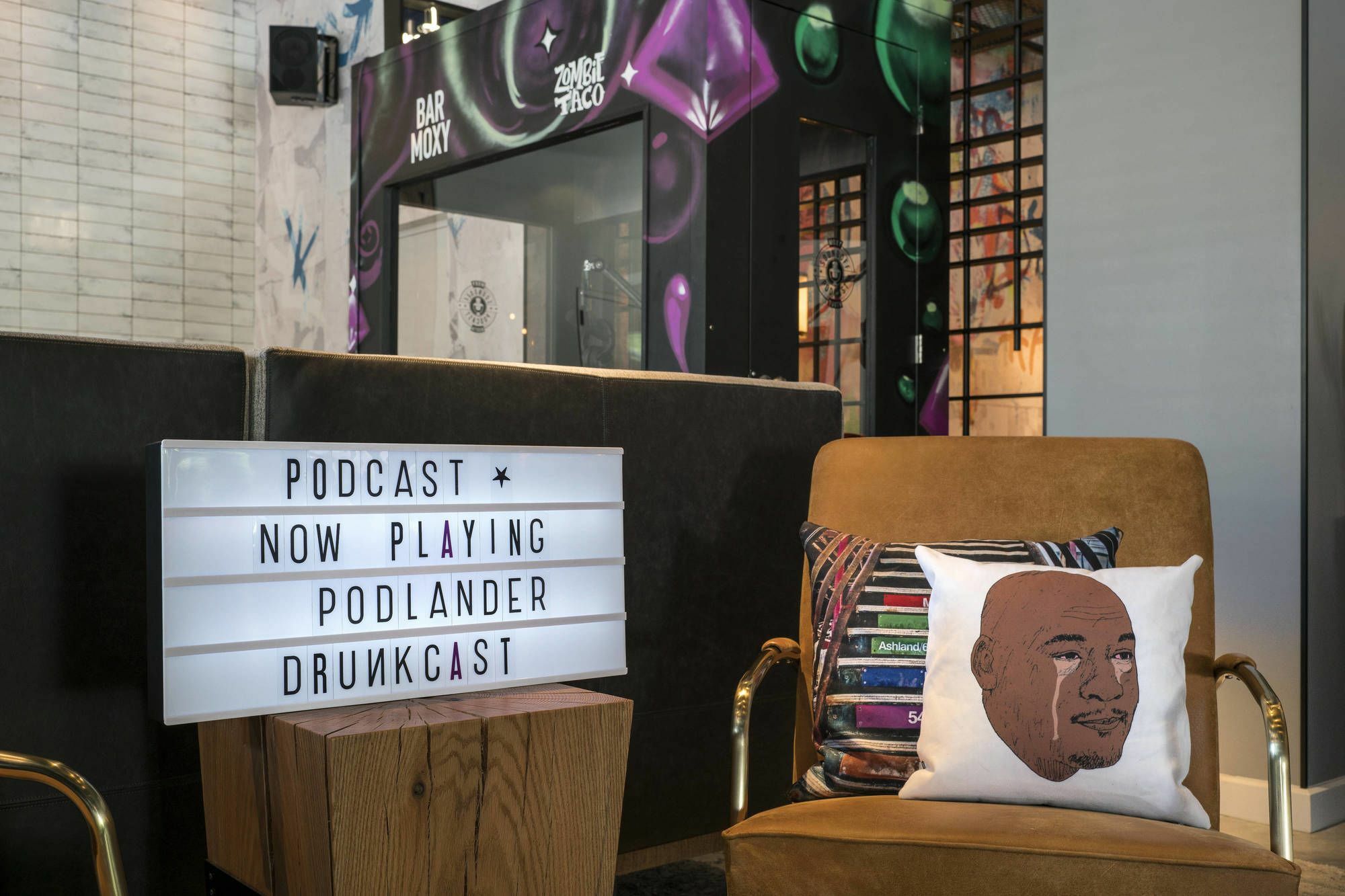 Hotel Moxy Downtown 3*