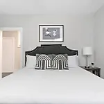 Completely Set-Up 3Br Apt Near Shops & Dining! - Lincoln 3