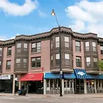 Completely Set-Up 3Br Apt Near Shops & Dining! - Lincoln 3