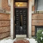 Chic 1Br Apartment With Modern Comforts - Barry Ga