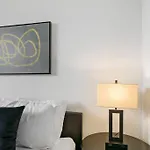 Cozy & Comfy Studio Apt In Chicago - Del Prado 418