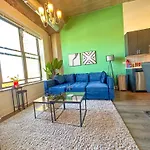 Mccormick 2Br-2Ba For Up To 8 Guests With Skyline View, Optional Parking & Gym Access