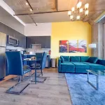 Mccormick 2Br-2Ba Family Unit For Up To 8 Guests With Skyline View, Optional Parking & Gym Access