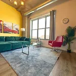 Mccormick 2Br-2Ba Family Unit For Up To 8 Guests With Skyline View, Optional Parking & Gym Access