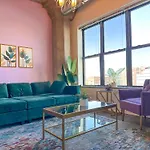 Mccormick Place Skyline View 2Br-2Ba With Optional Parking For 8 Guests