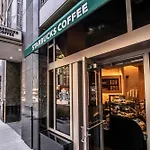 Courtyard Chicago Downtown/Magnificent Mile