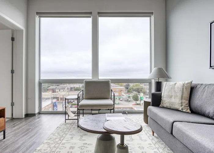 Logan Sq 1Br W Roof Gym 1 Block To L Chi-479