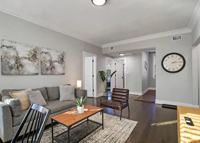 Comfortable 2Br Chicago Apt - Sunnyside 2F