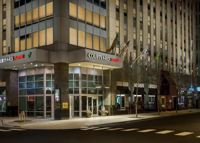 Courtyard Chicago Downtown/Magnificent Mile