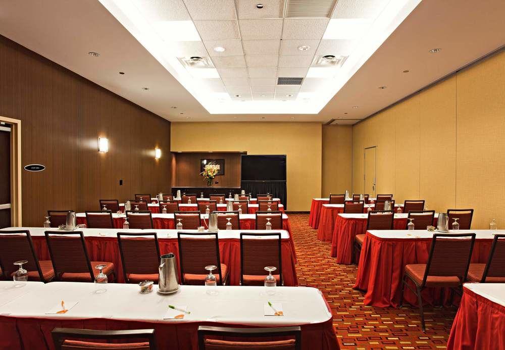 Courtyard Downtown/magnificent Mile 4*
