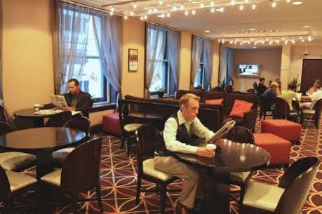 Hotel Hampton Majestic Theatre District Chicago