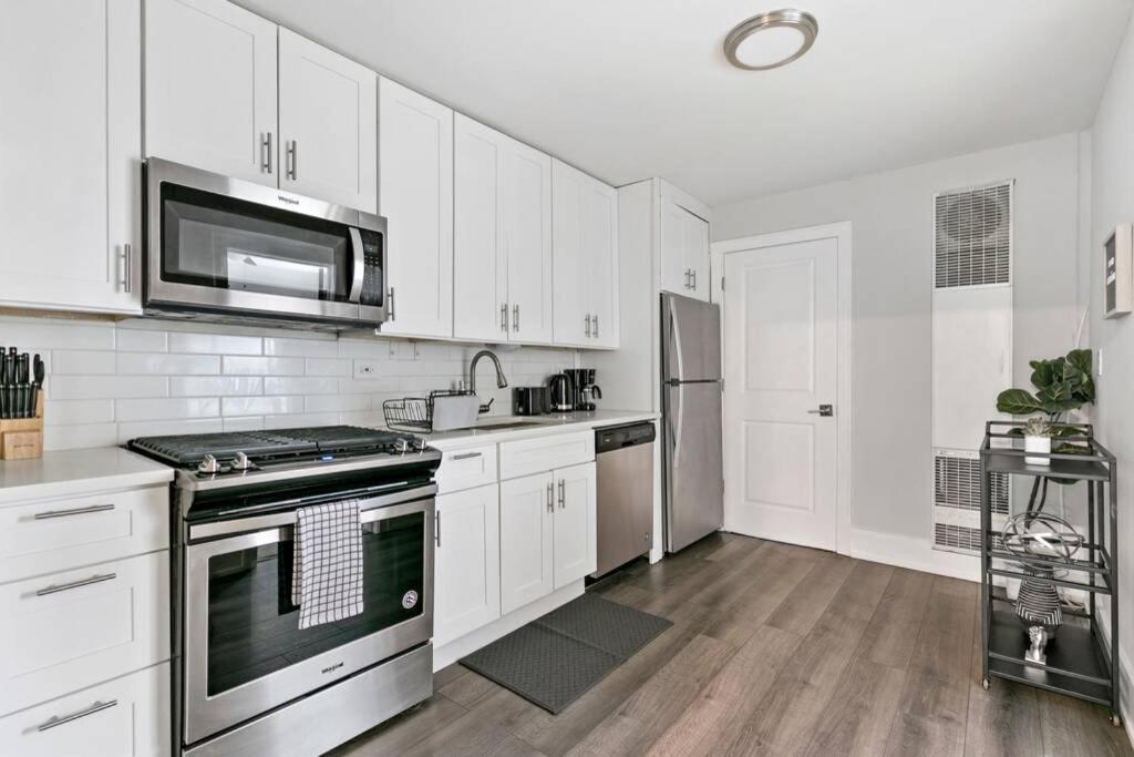 Completely Set-up 3br Apt Near Shops & Dining! - Lincoln 3 *