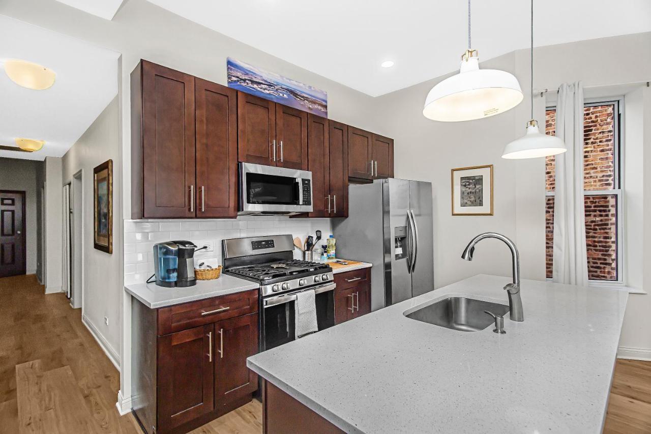 Modern 4br Just A Block From Cta Pink Line With Pool Table Free Parking Chicago