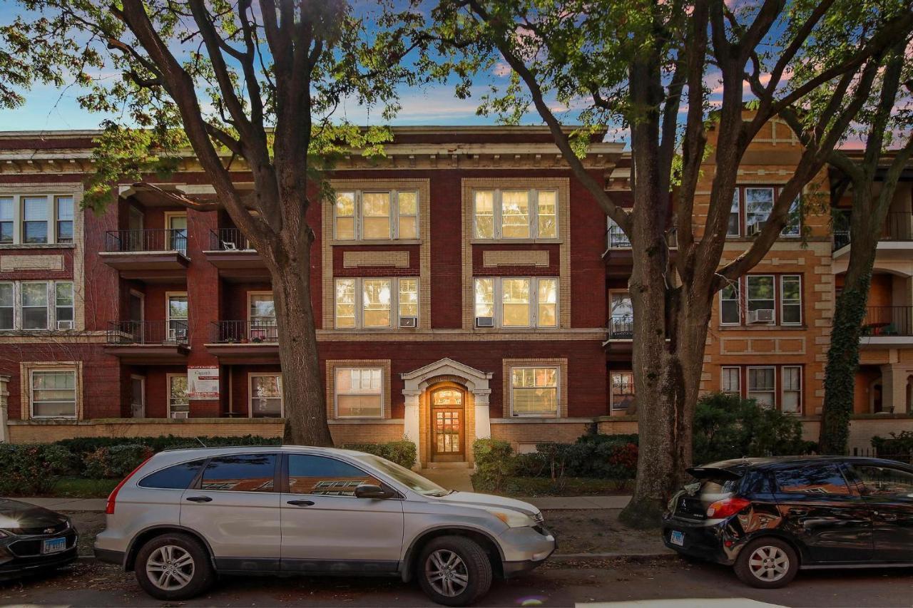 Stylish And Expansive 2br Apt With Balcony - Buckingham 3 Apartment Chicago