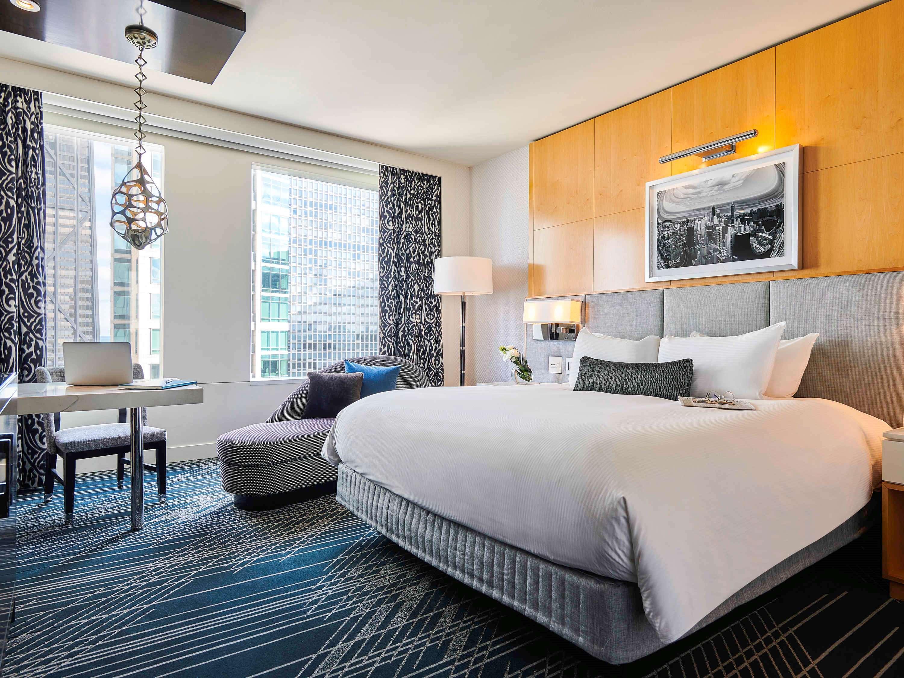 Sofitel Magnificent Mile Hotel 5*