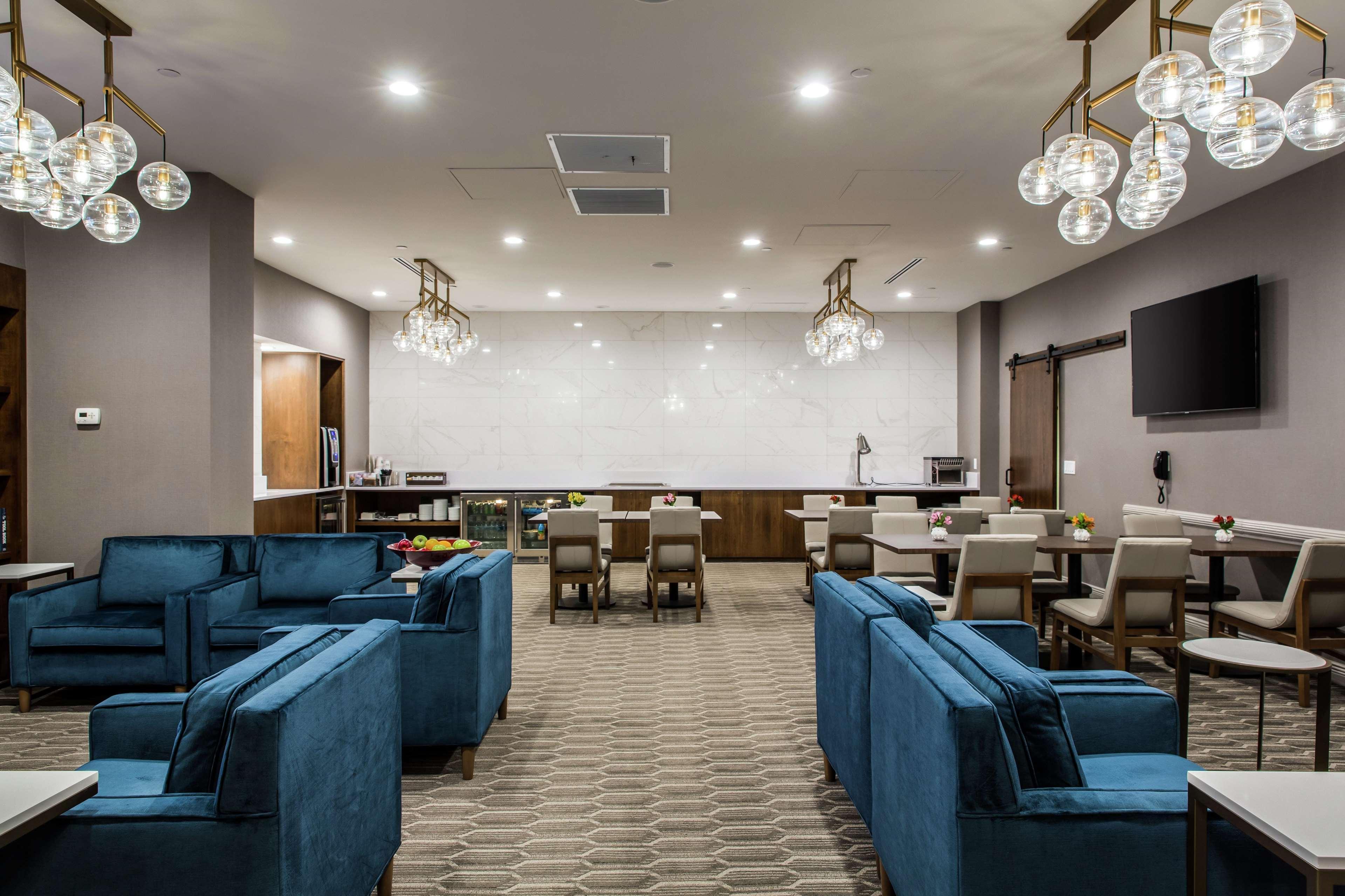 Hilton Chicago/oak Lawn 3*