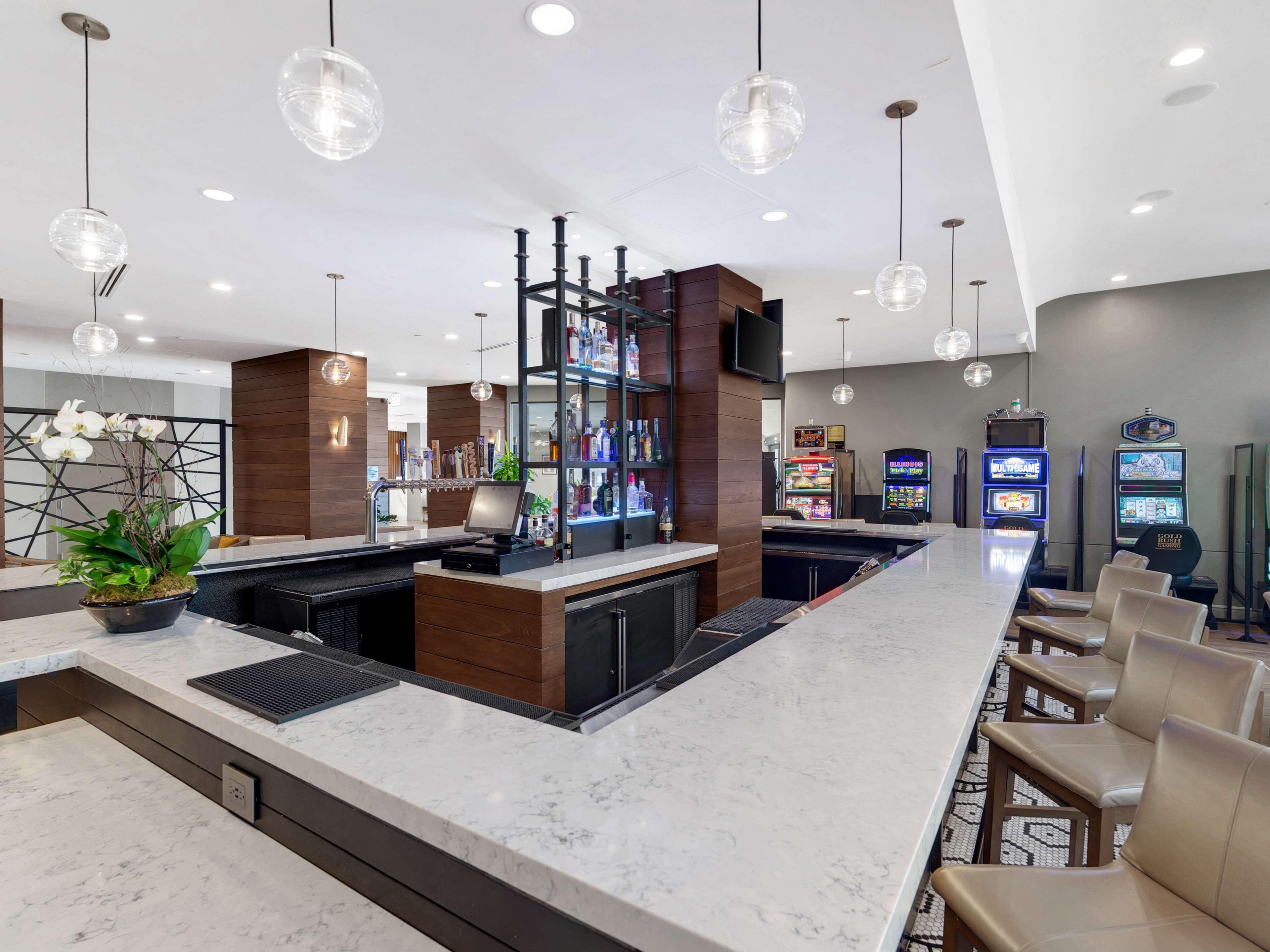 Hilton Chicago/oak Lawn Hotel 3*