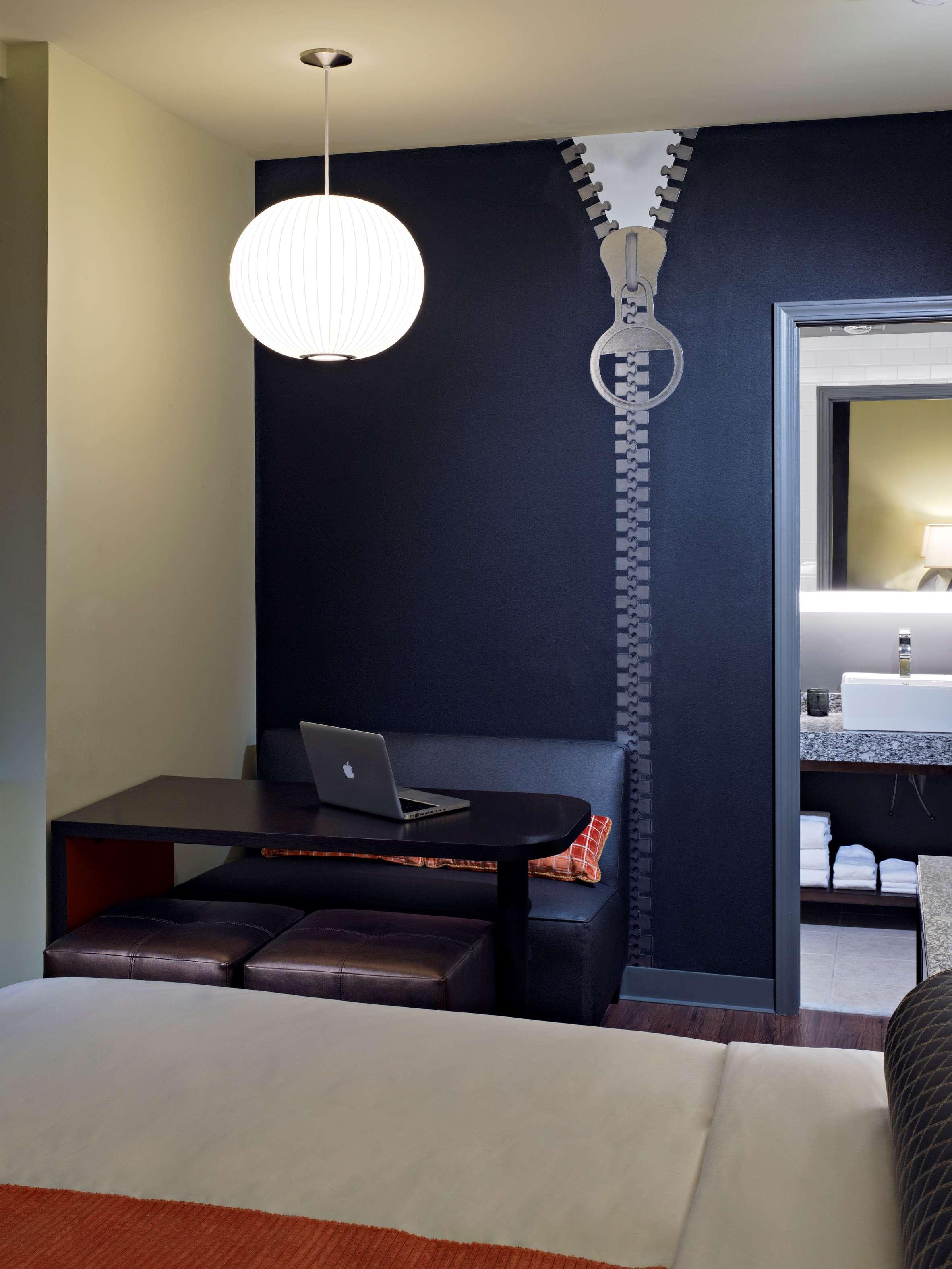 Acme Company 4* Chicago