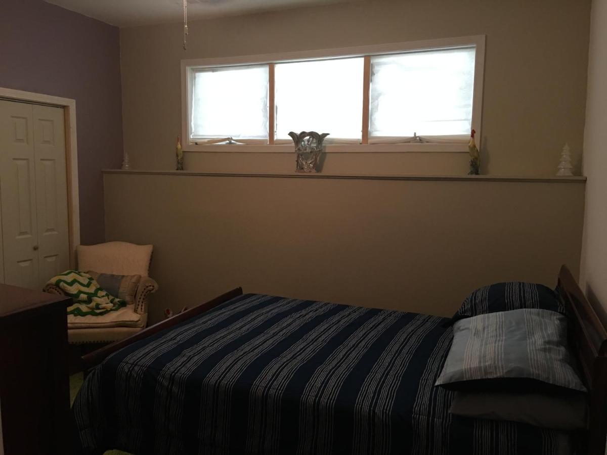 Bed & Breakfast Just Minutes From Downtown Chicago
