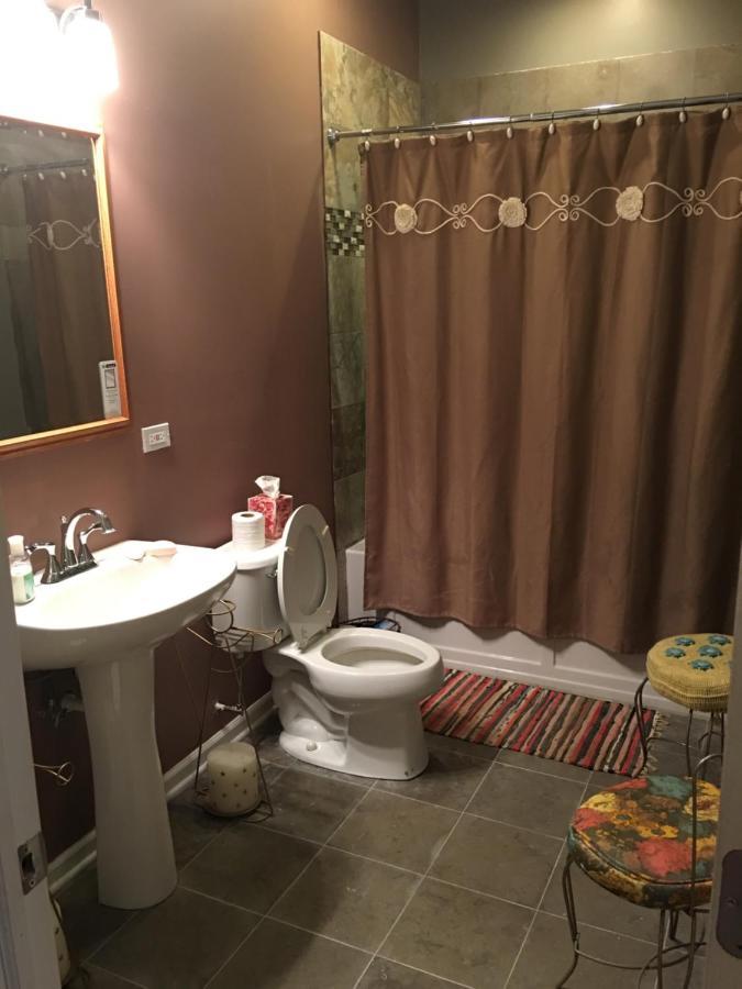Bed & Breakfast Just Minutes From Downtown Chicago