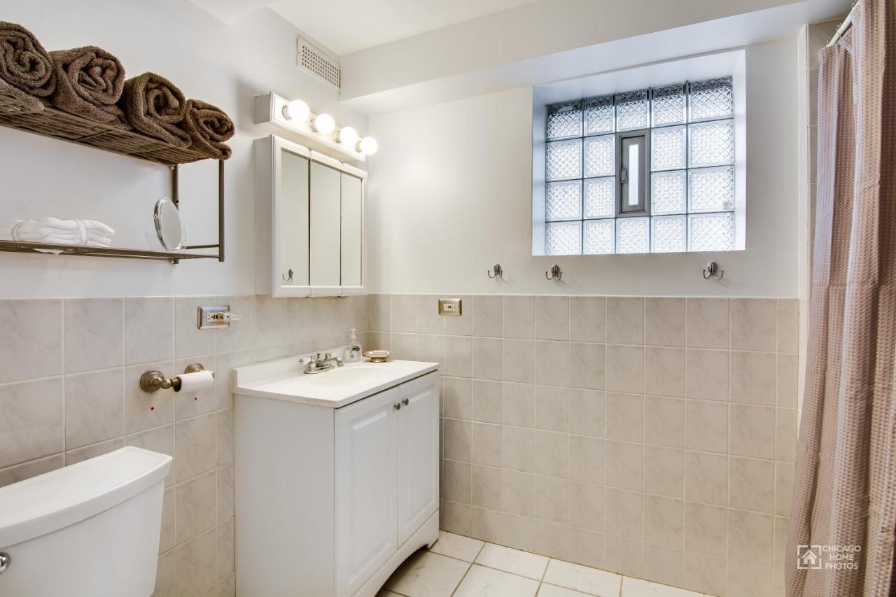 Quiet Comfort In The Big City, Just Steps To The Blue Line Apts Apartment Chicago