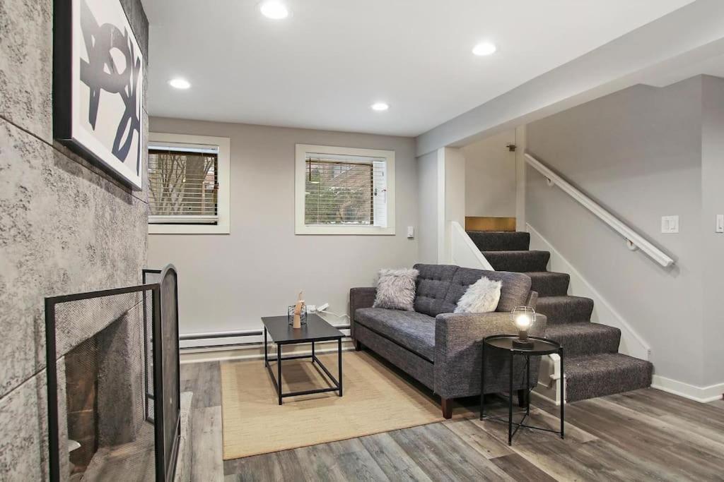 Chic 1br With Modern Comforts - Barry Ga *