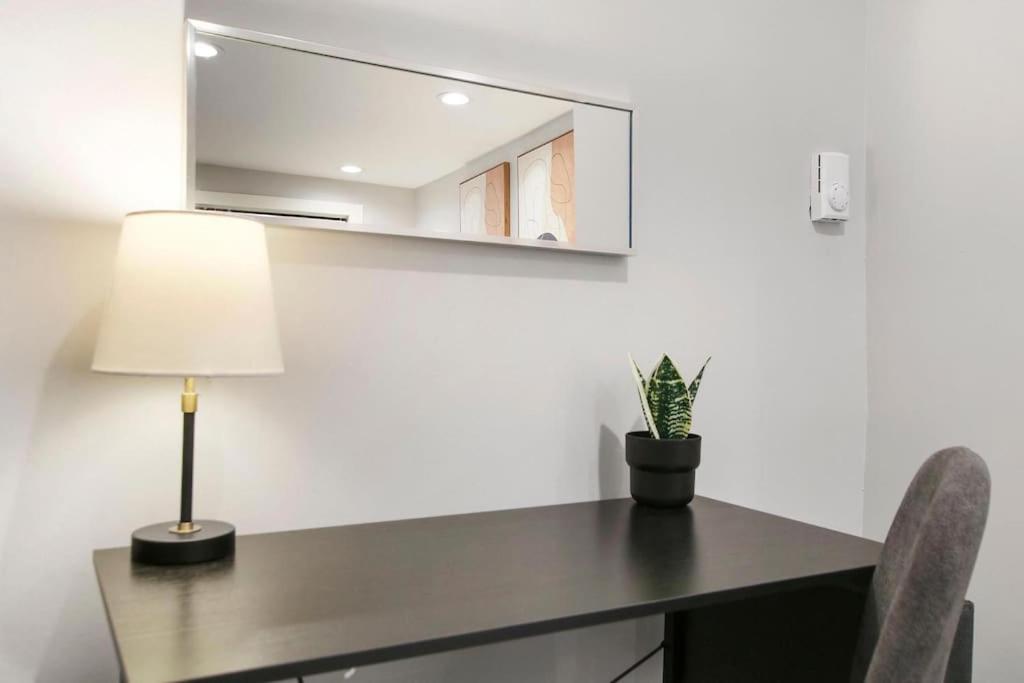 Chic 1br With Modern Comforts - Barry Ga Apartment Chicago