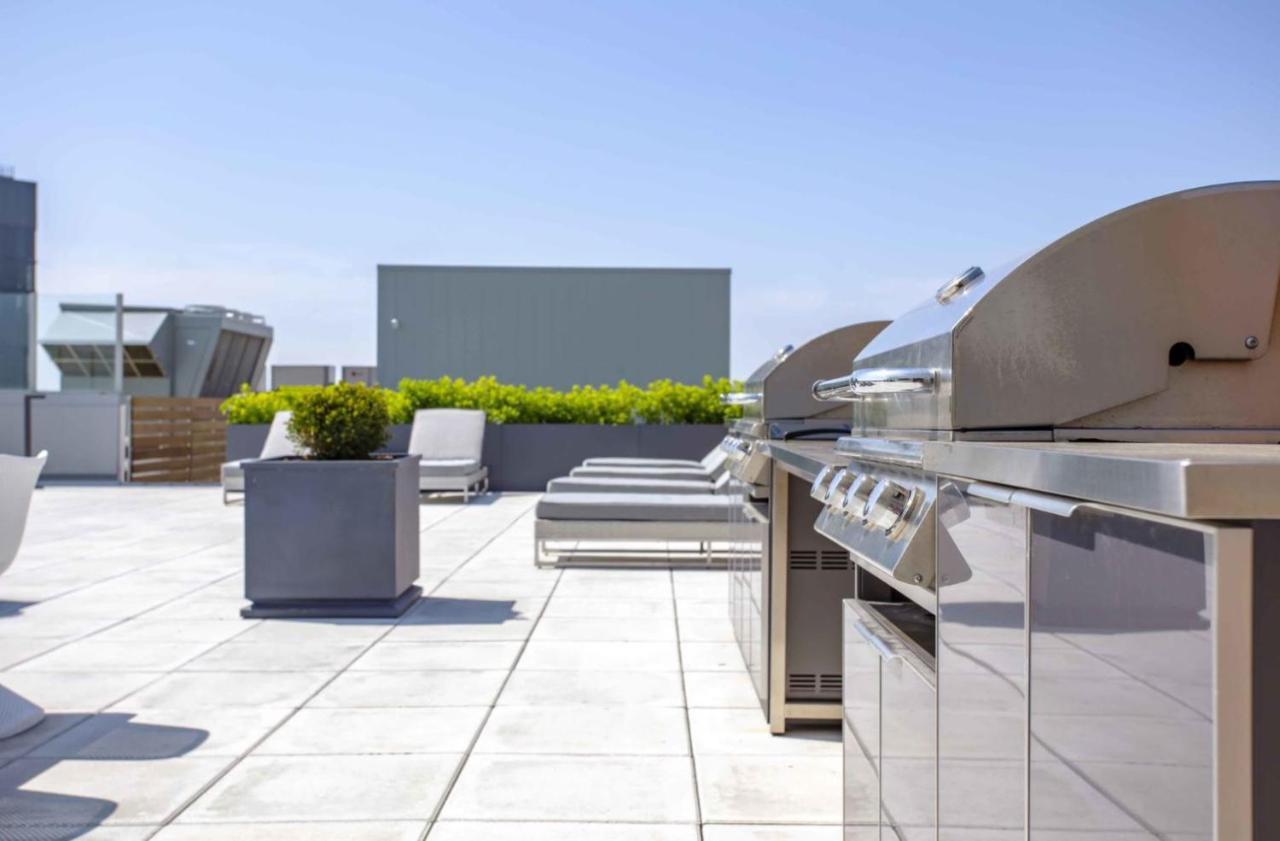 Logan Sq 1br W Roof Gym 1 Block To L Chi-479 *