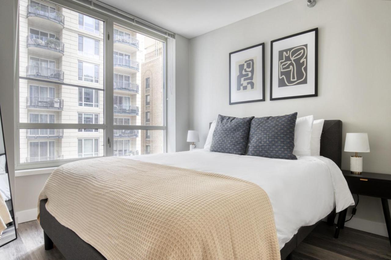 Apartment Gold Coast 2br W Gym Lounge 1 Block To L Chi-801 Chicago