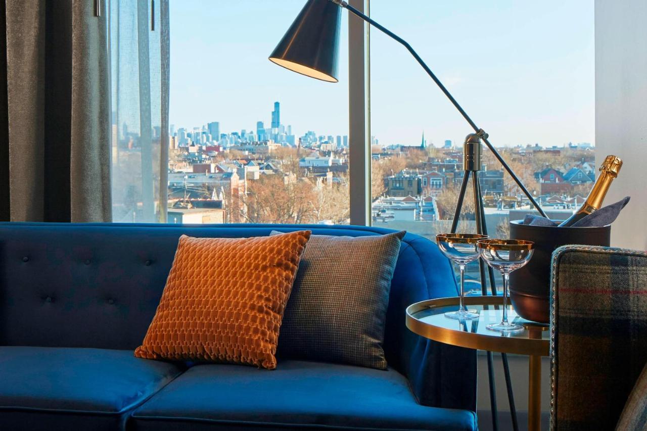 Zachary, Chicago, A Tribute Portfolio Hotel