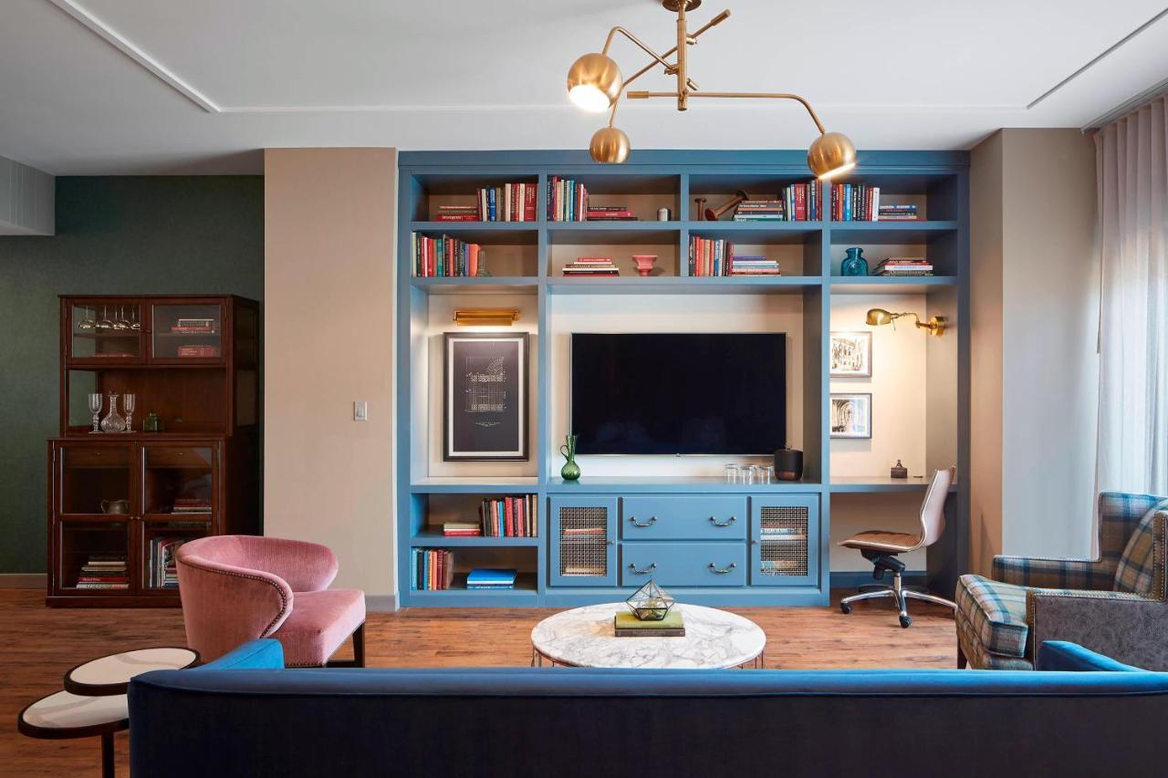 Zachary, Chicago, A Tribute Portfolio Hotel 4*