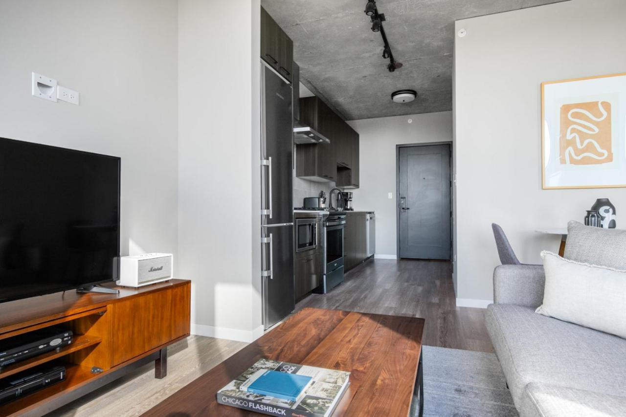 W Loop W Pool Gym Nr Fulton Mkt Chi-273 * Chicago