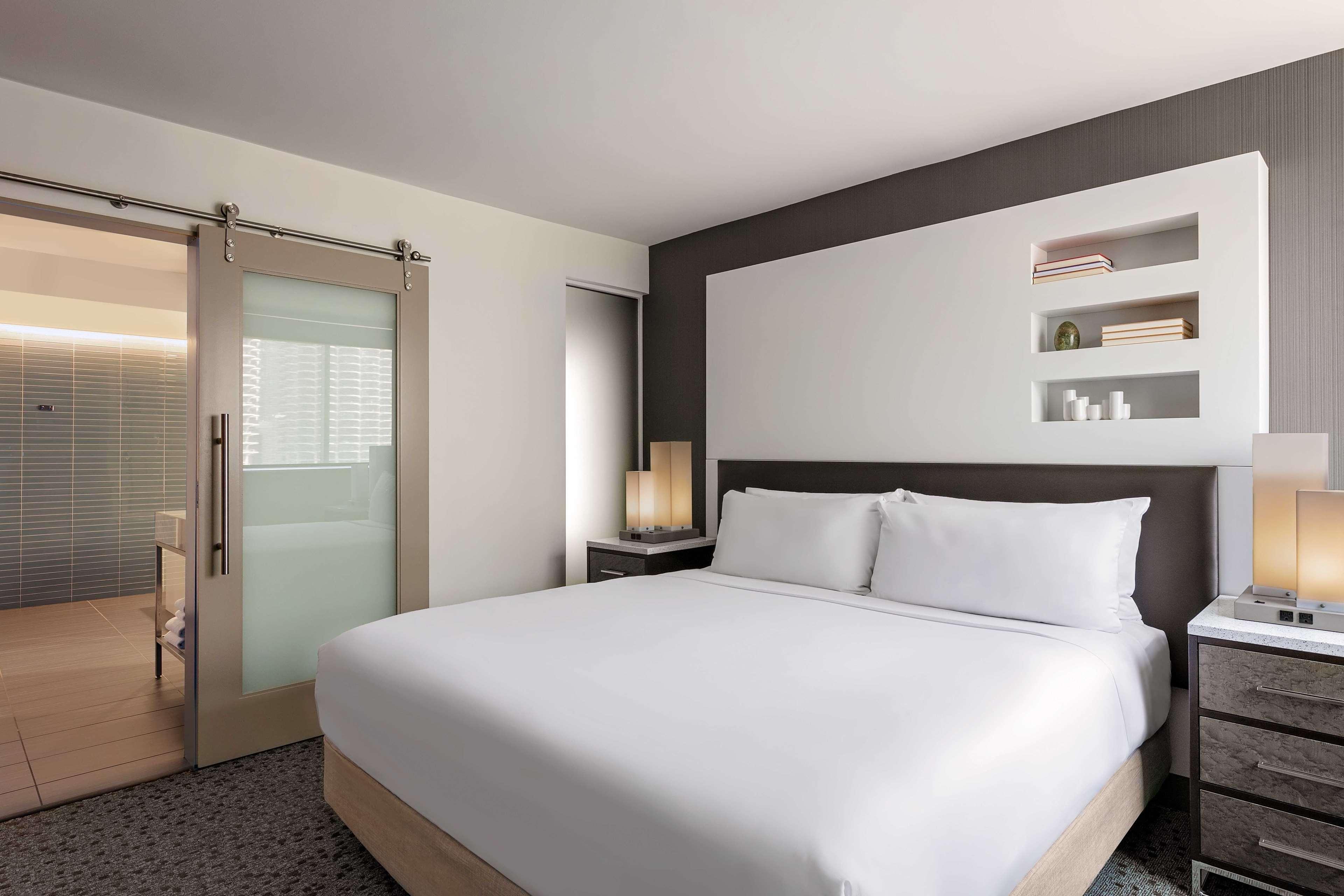 Hotel The Royal Sonesta Downtown 4*