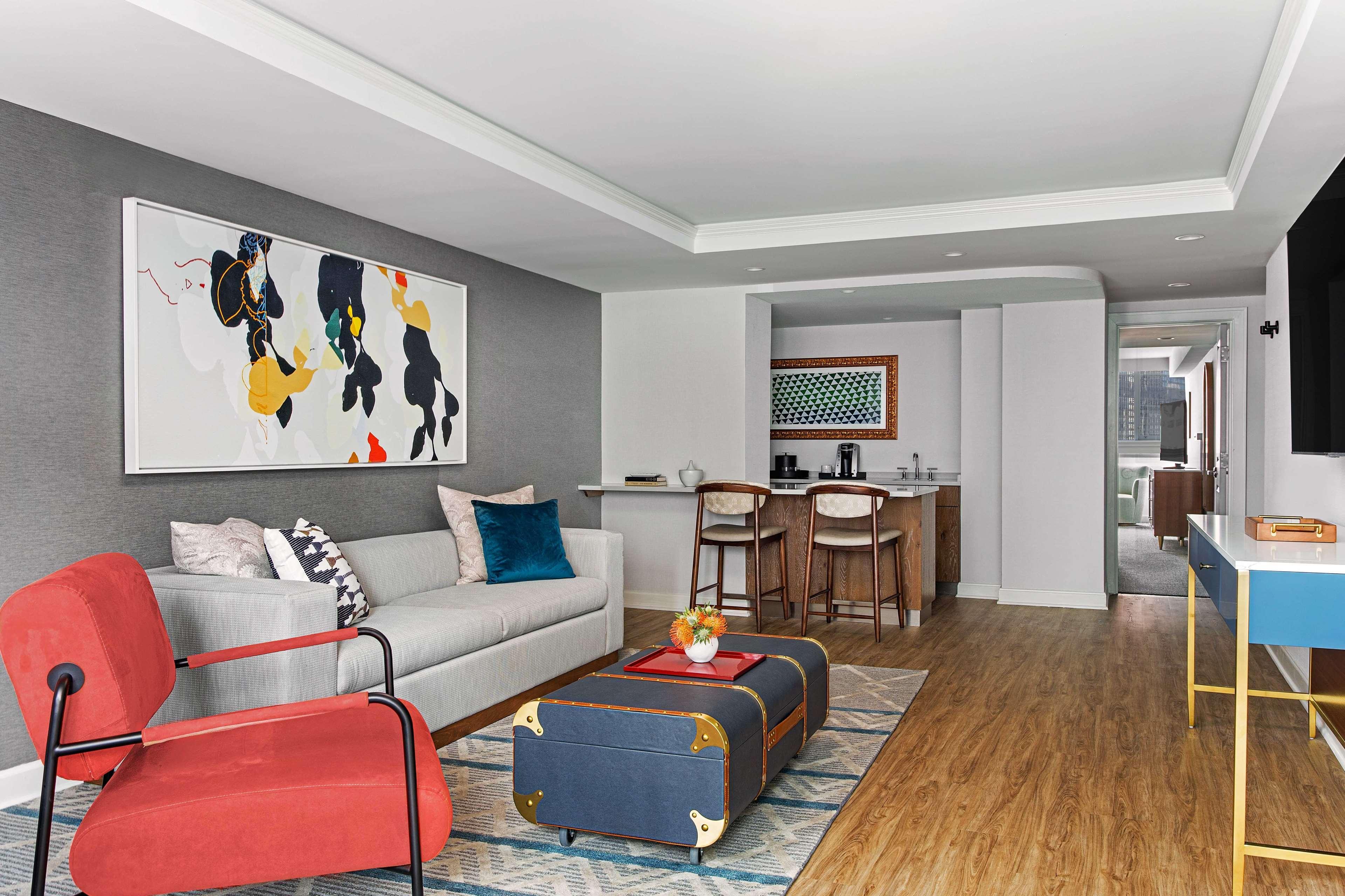 The Royal Sonesta Downtown 4*