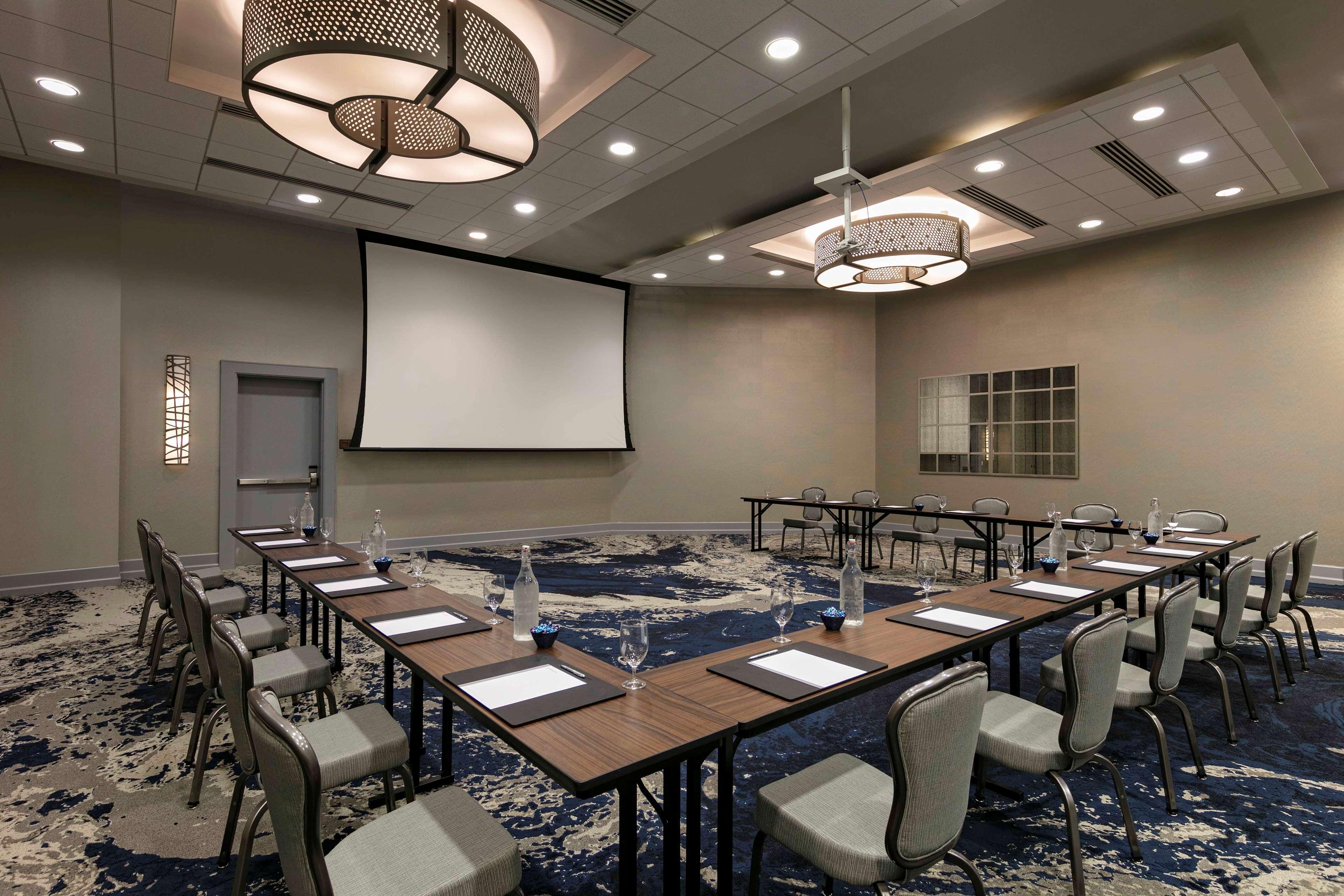 The Royal Sonesta Downtown 4*