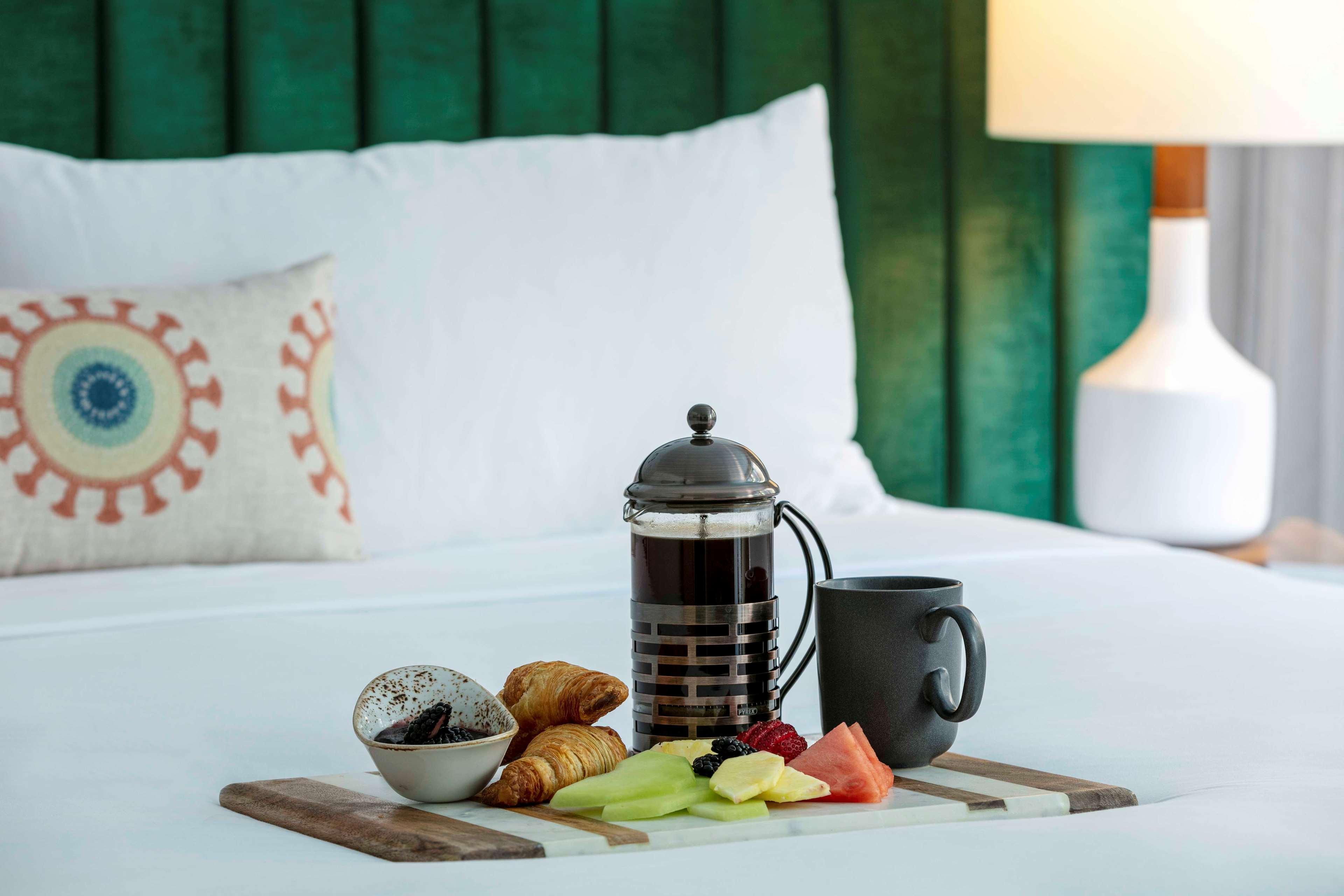 The Royal Sonesta Downtown 4*