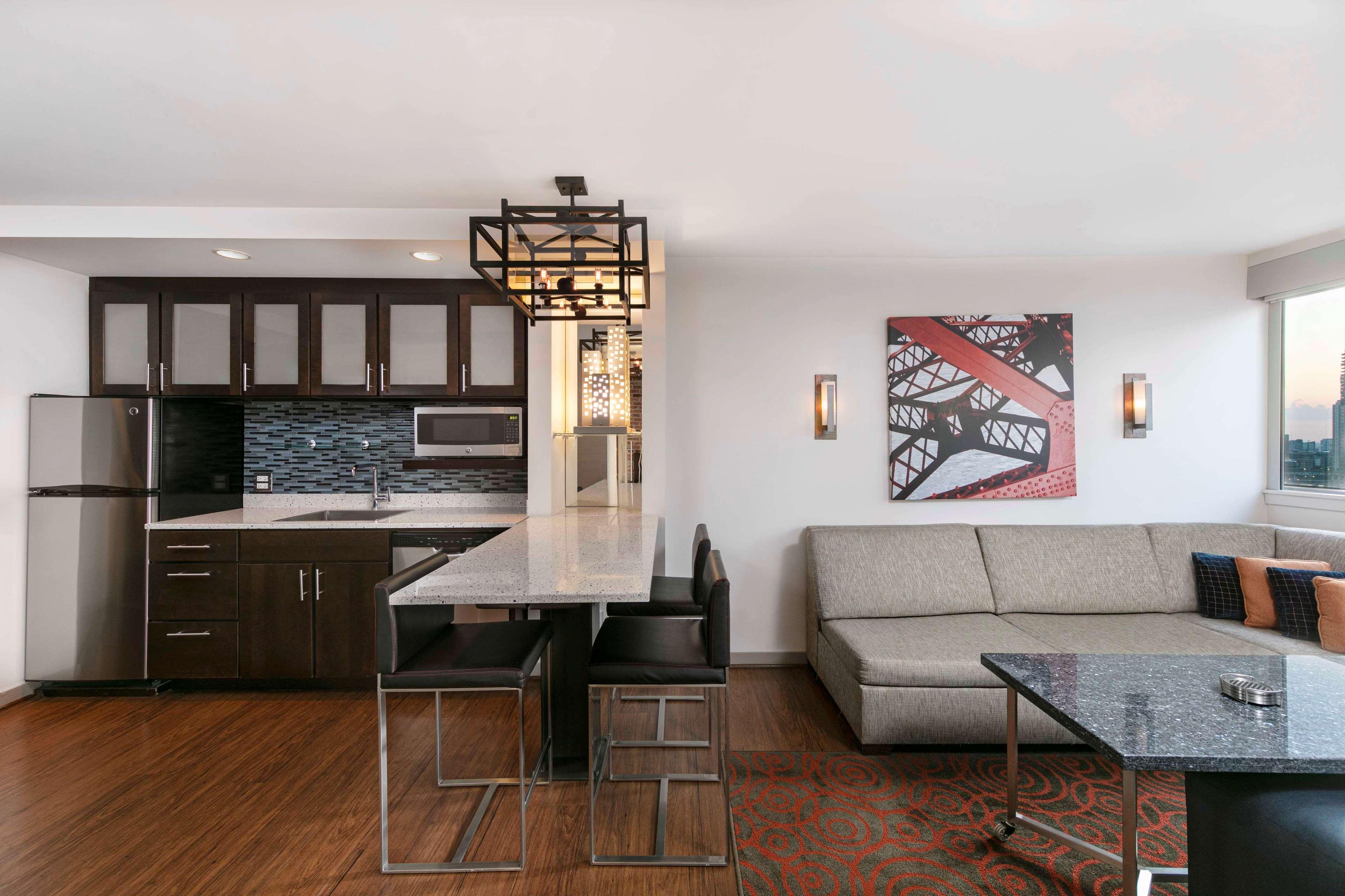 The Royal Sonesta Downtown 4*