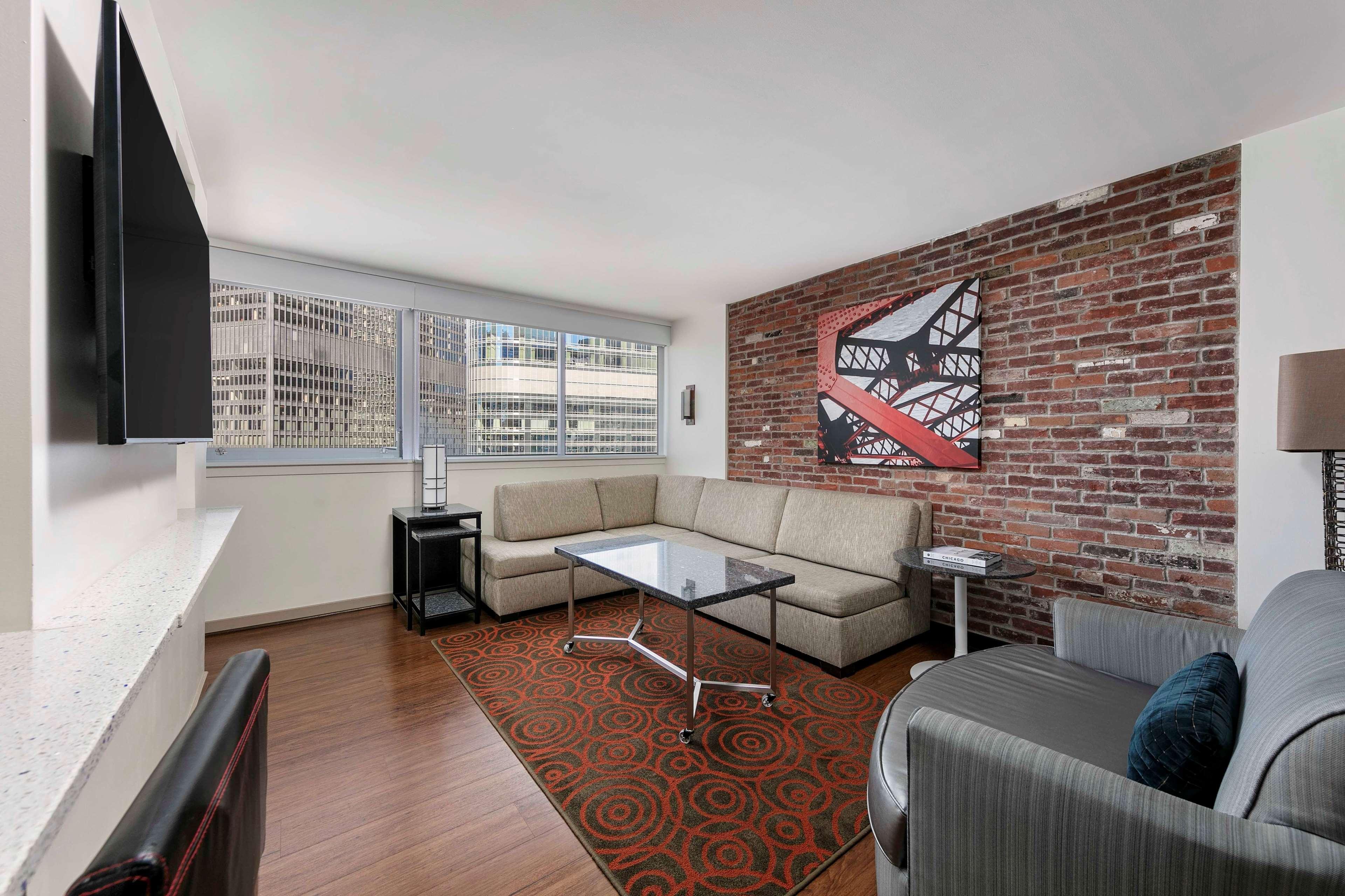 The Royal Sonesta Downtown 4*