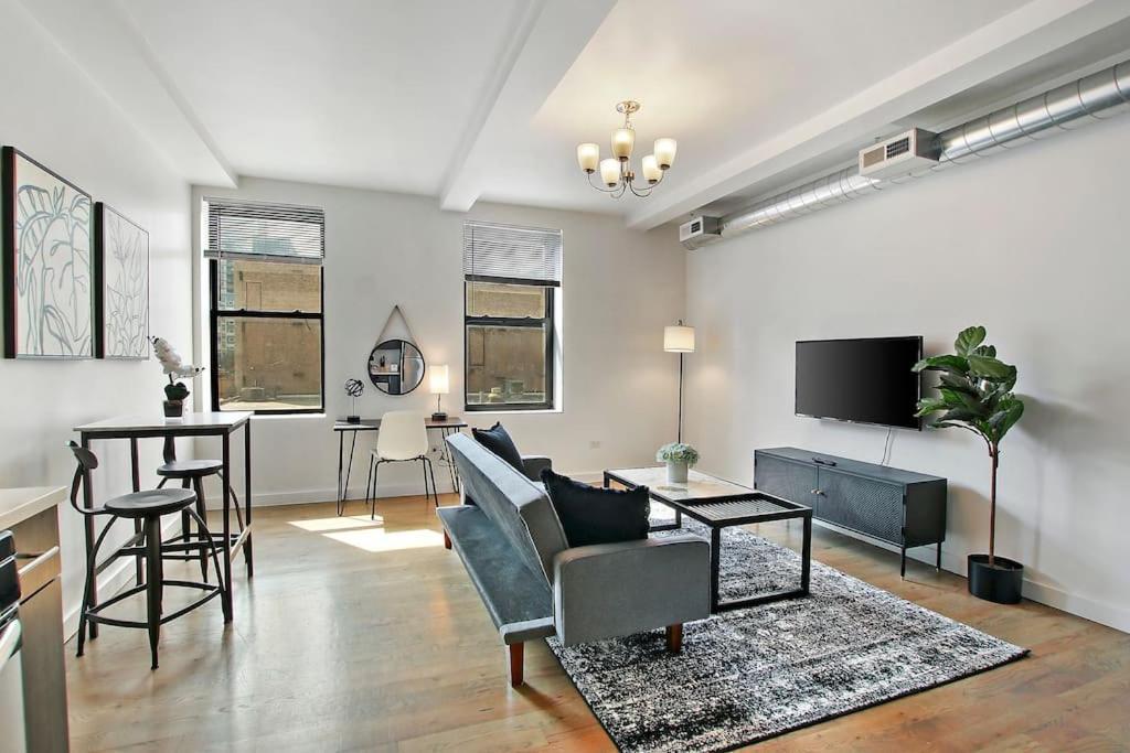 1br Prime And Comfy Apt With In-unit Laundry - 302