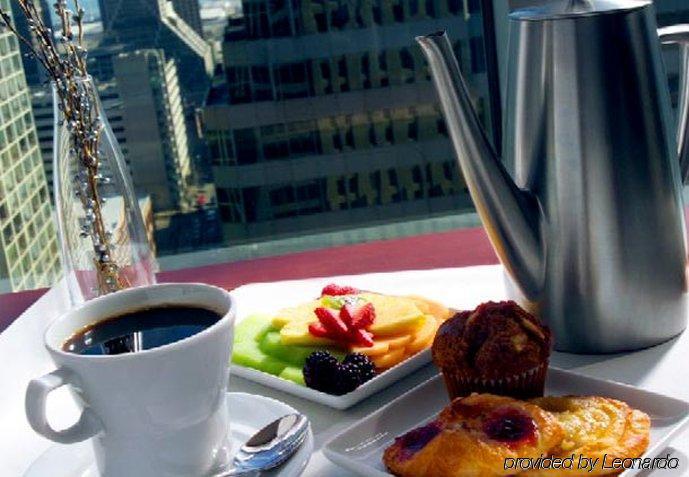 Courtyard Downtown/magnificent Mile 4*