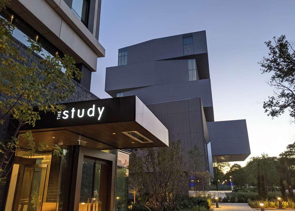 The Study At Of Hotel *