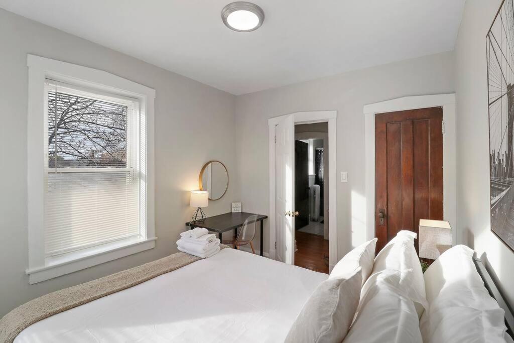 Serene 1br - Barry 2 *