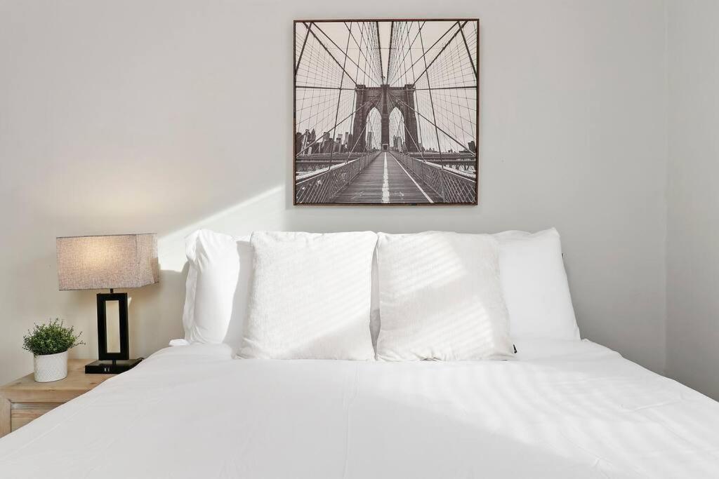 Serene 1br - Barry 2 *