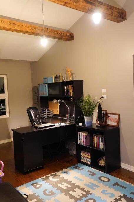 Nice And Cozy. Sleeps 5. *