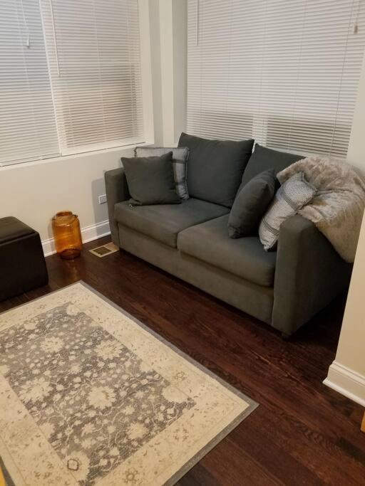 Apartment Nice And Cozy. Sleeps 5. *