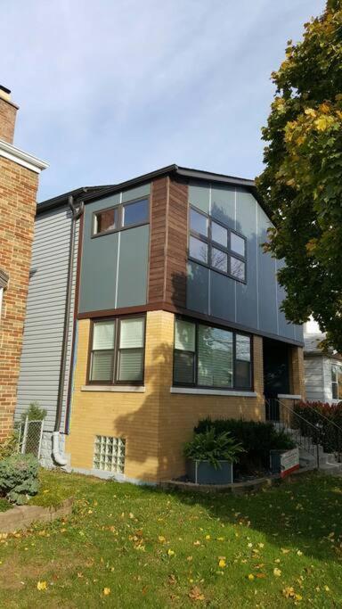Nice And Cozy. Sleeps 5. *